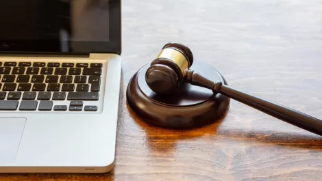 Motorola wins Apple injunction