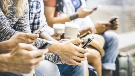 IDC: Smartphone market bounce-back delayed by COVID-19