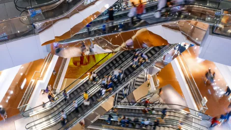 How retailers can keep staff and customers safe with Motorola solutions